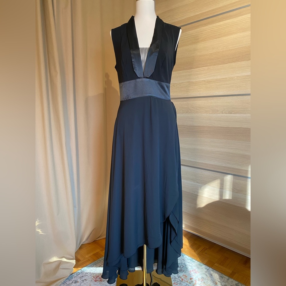 Venus Maxi Dress Women’s Black Sleeveless Satin Trim Evening Gown Size 12